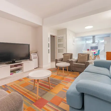 Estudios Arcos Aparthotel