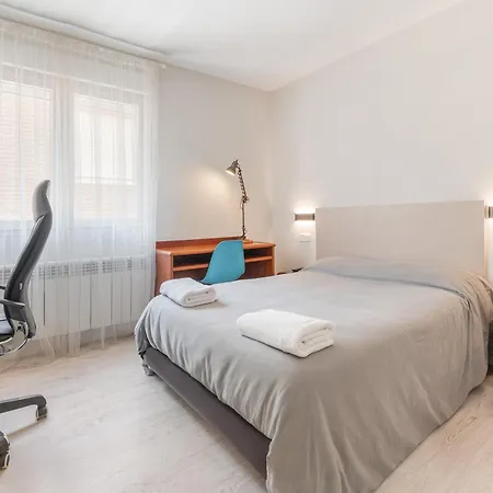 Estudios Arcos Appart hôtel 3*
